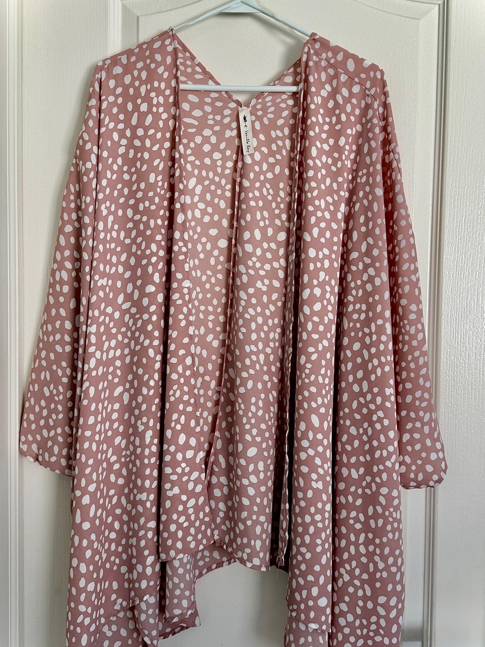 Vanilla Bay Light Weight Pink & White Printed Open Front Cape